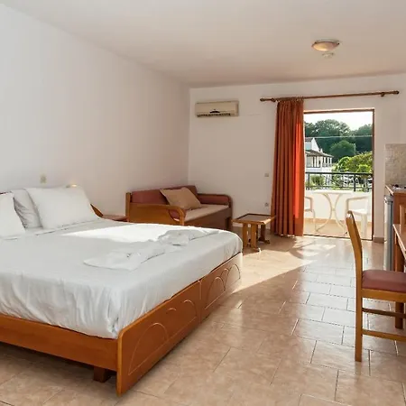 Lägenhetshotell Goudelis 3*